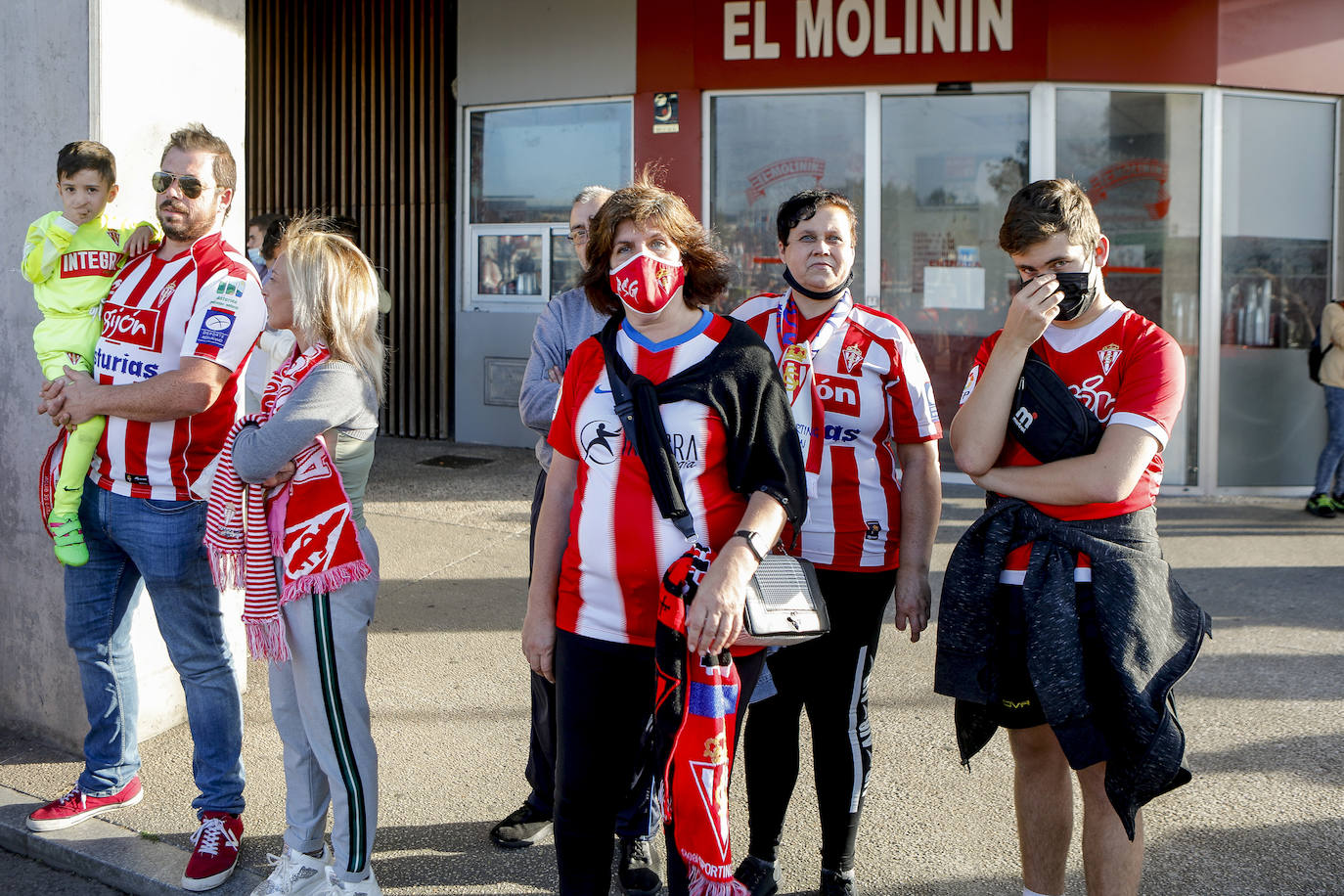 Fotos: El derbi asturiano vivido desde Gijón