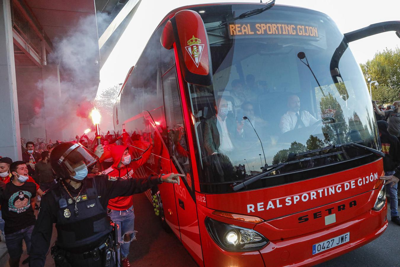 Fotos: El derbi asturiano vivido desde Gijón