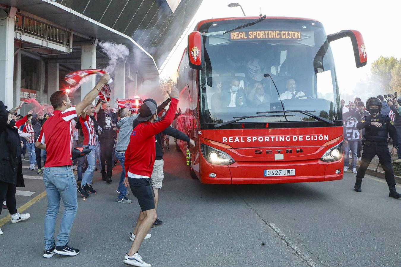 Fotos: El derbi asturiano vivido desde Gijón