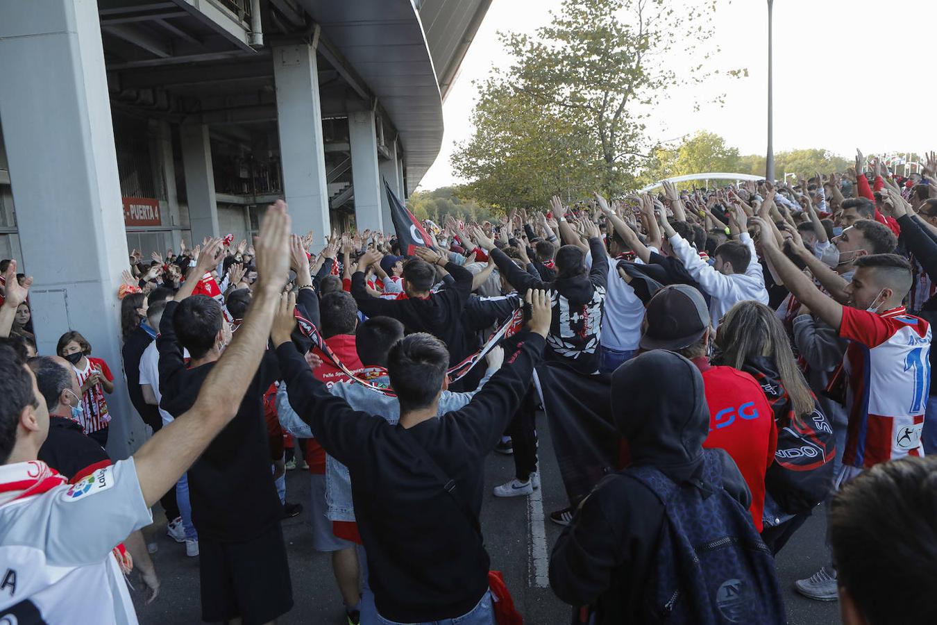Fotos: El derbi asturiano vivido desde Gijón