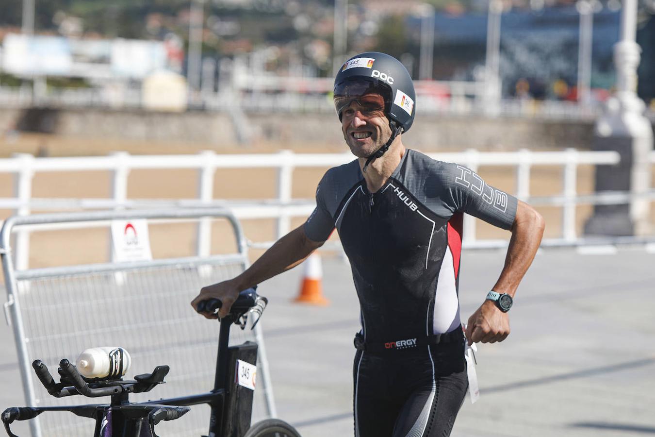 Fotos: Más de 600 atletas en elTriatlón Ciudad de Gijón