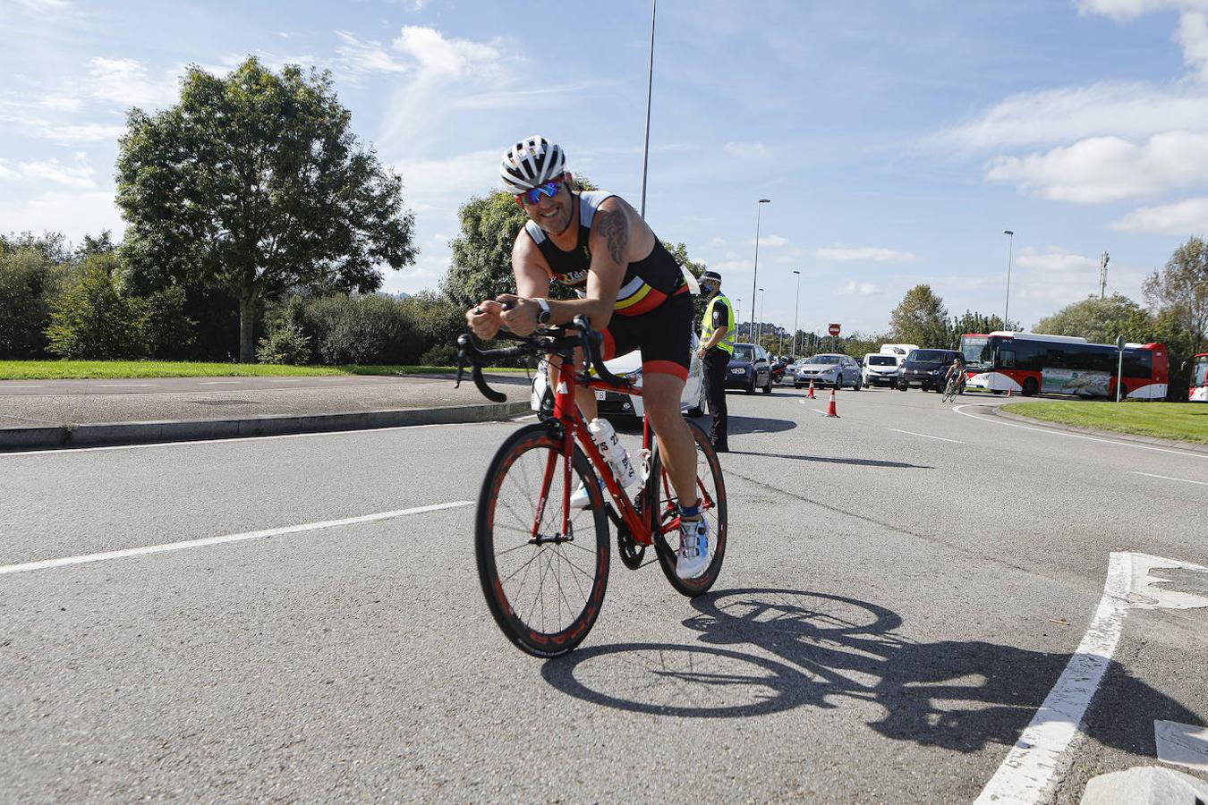 Fotos: Más de 600 atletas en elTriatlón Ciudad de Gijón