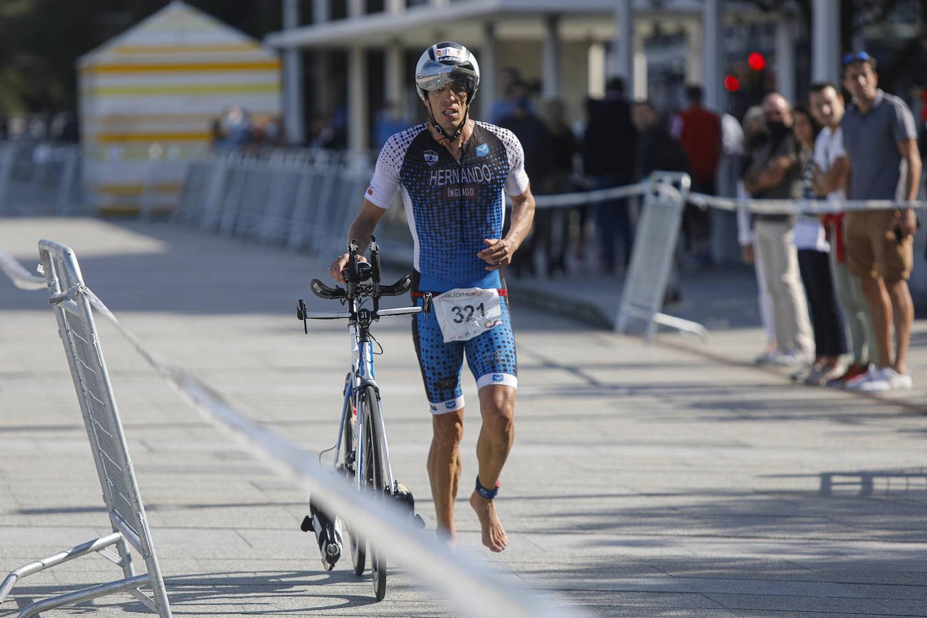 Fotos: Más de 600 atletas en elTriatlón Ciudad de Gijón