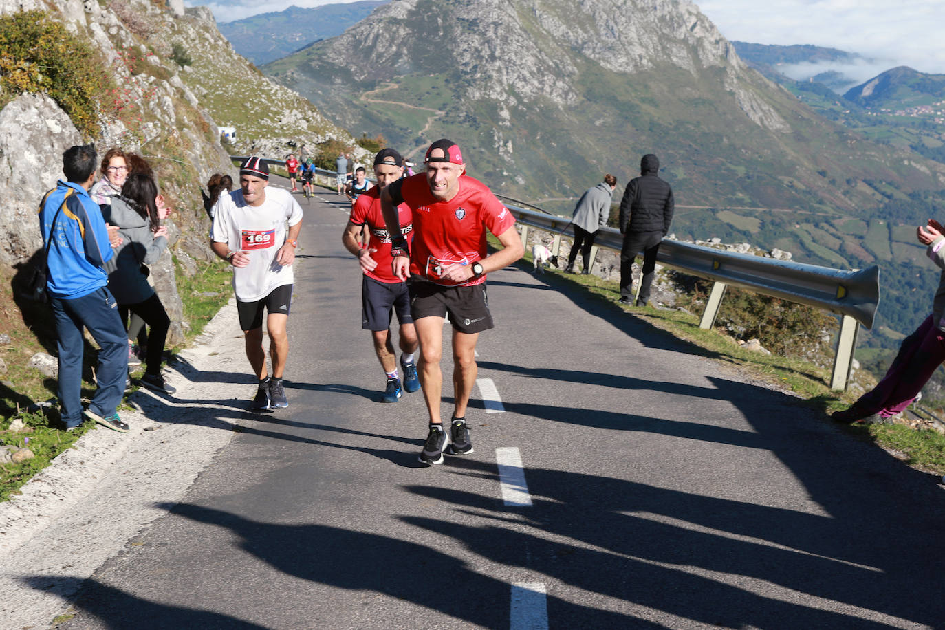 La pruebas era esperada con gran interés y así lo muestra la alta participación a la Subida a L'Angliru, que superó los 300 corredores y fue mayor que la última edición disputada en 2019. Luis Melero y Merche Palacios se adjudicaron la victoria 