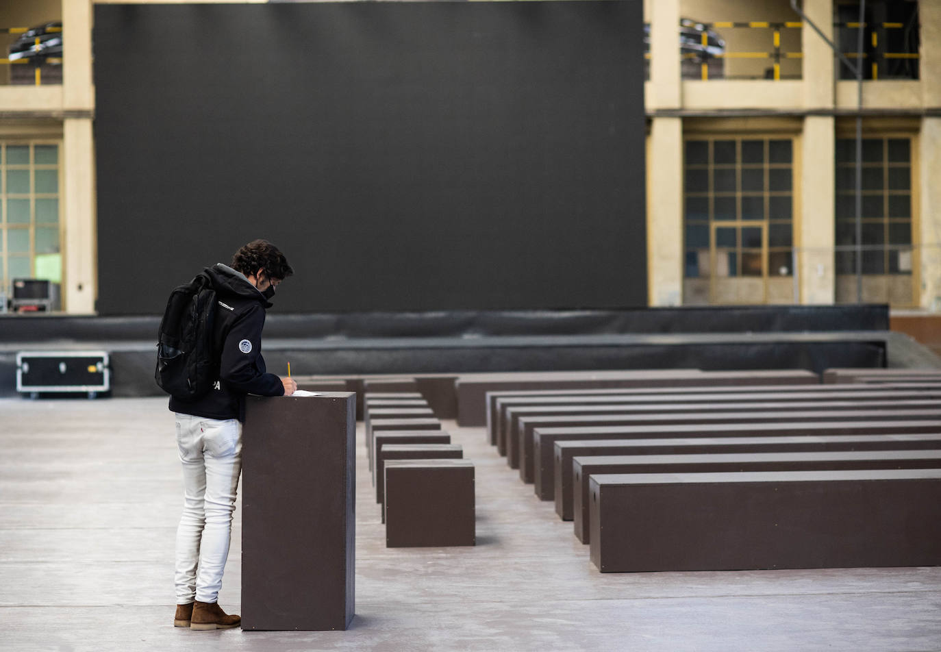La Fábrica de Armas ultima los preparativos para acoger desde el jueves hasta el día 23 conciertos, talleres, cine, coloquios y exposiciones con motivo de la 'Semana de los Premios' 