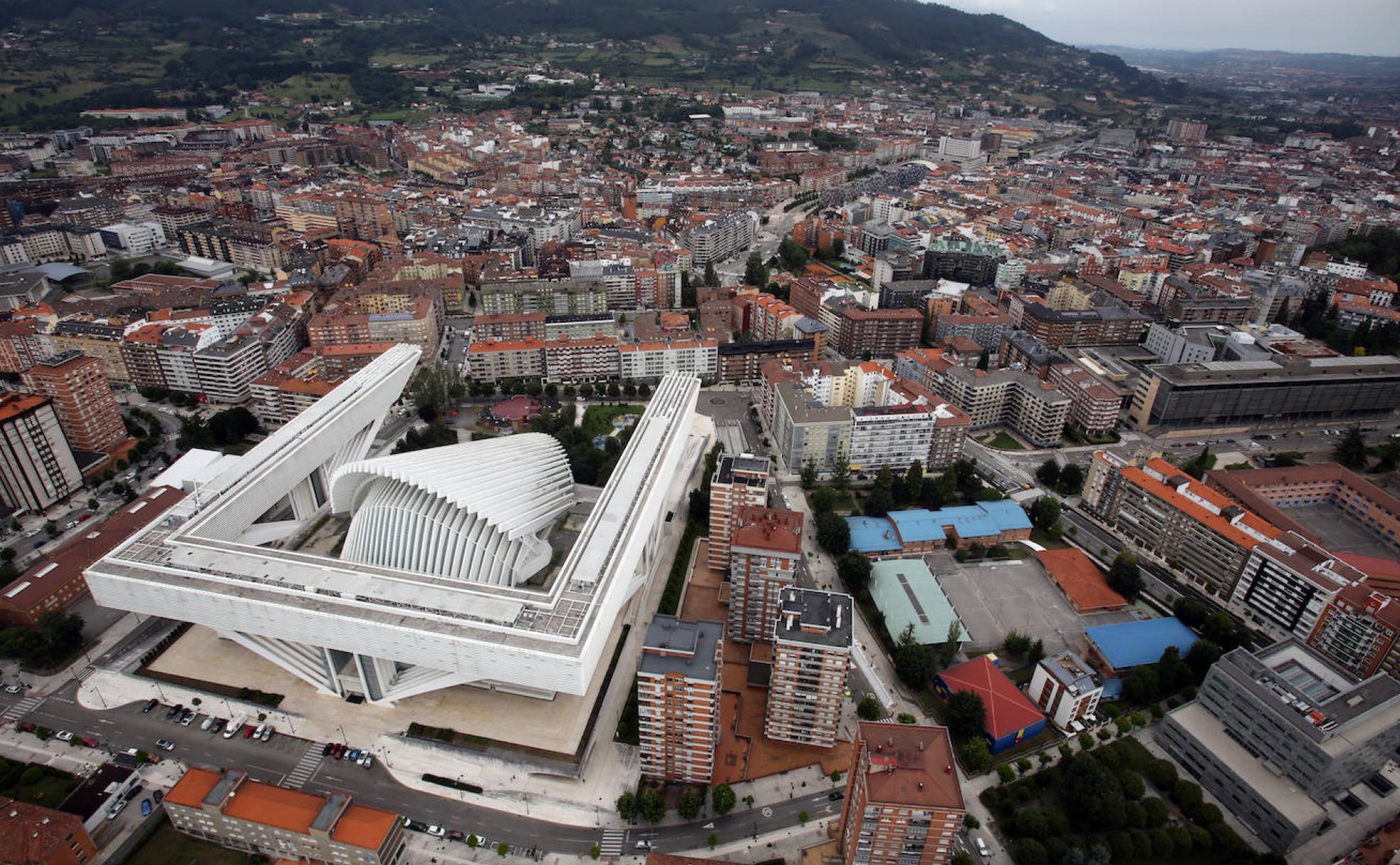 Panorámica área de Oviedo.