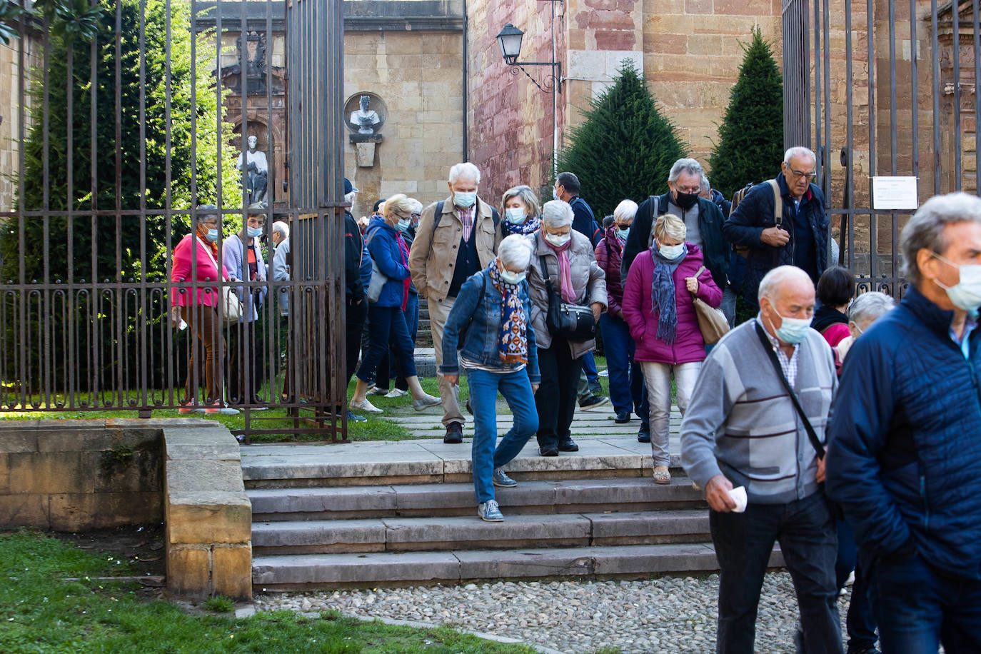 Los establecimientos asturianos registraron una ocupación de entre el 95 y el 100% y en algunos bares, restaurantes y discotecas llegaron incluso a formarse colas, especialmente en los núcleos costeros