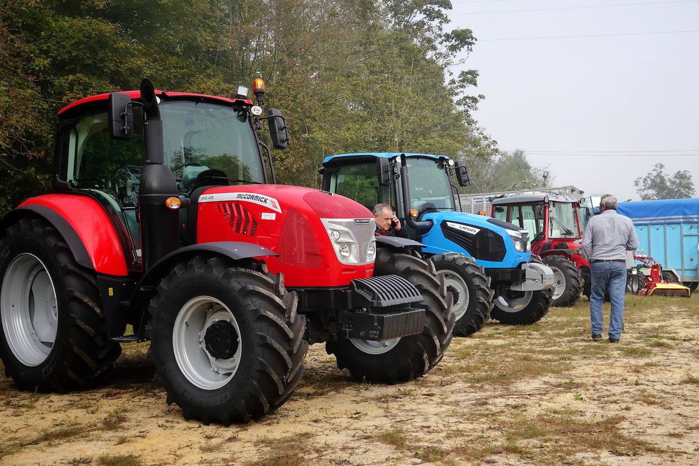 Tras la pasada edición marcada por la pandemia, el certamen de Santa Teresa ha reunido a unas 1.200 reses en el recinto de la piscifactoría, de nuevo con presencia de público