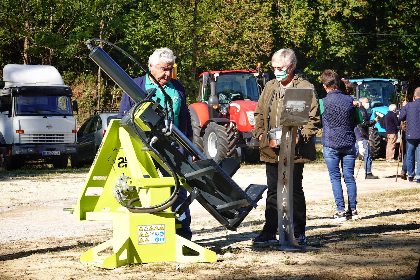 Tras la pasada edición marcada por la pandemia, el certamen de Santa Teresa ha reunido a unas 1.200 reses en el recinto de la piscifactoría, de nuevo con presencia de público