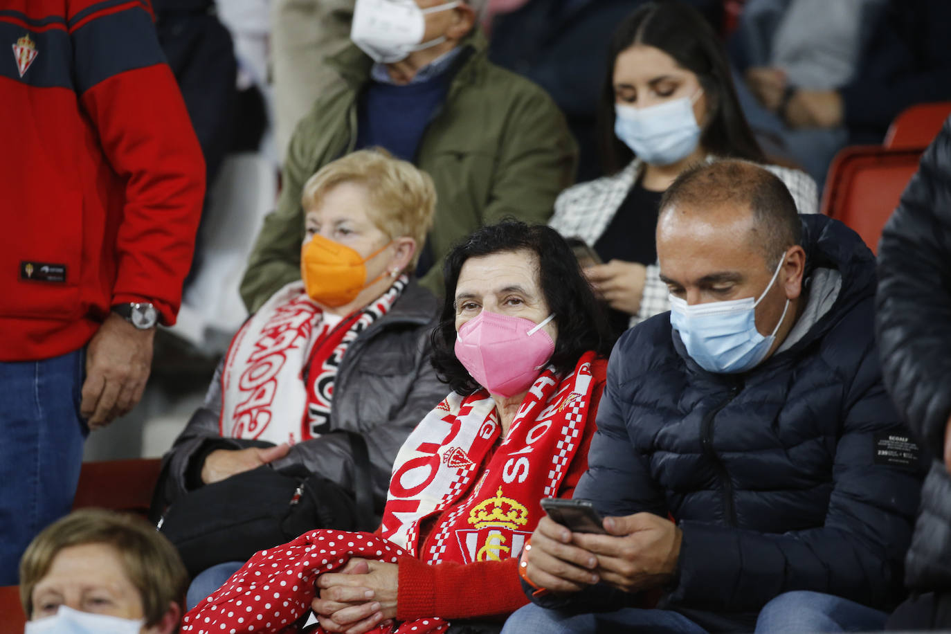 Fotos: ¿Estuviste en el Sporting - Alcorcón? ¡Búscate!