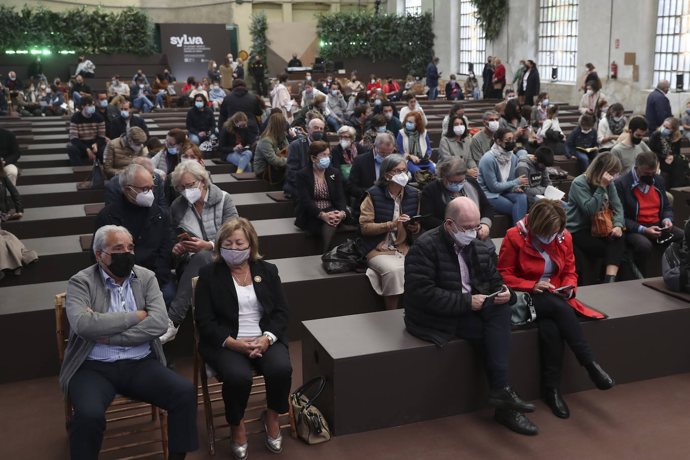 Los más pequeños han podido disfrutar ya de los minijuegos paralímpicos en la jornada de 'Homenaje a Teresa Perales' y del taller «Bolsas sobre la marcha» en el Espacio Steinem. Para los adultos también se han celebrado actividades como «Cuerpo consciente», inspirada en el libro 'Revolution from within' de la Premio Princesa de Asturias de Comunicación y Humanides 2021. 
