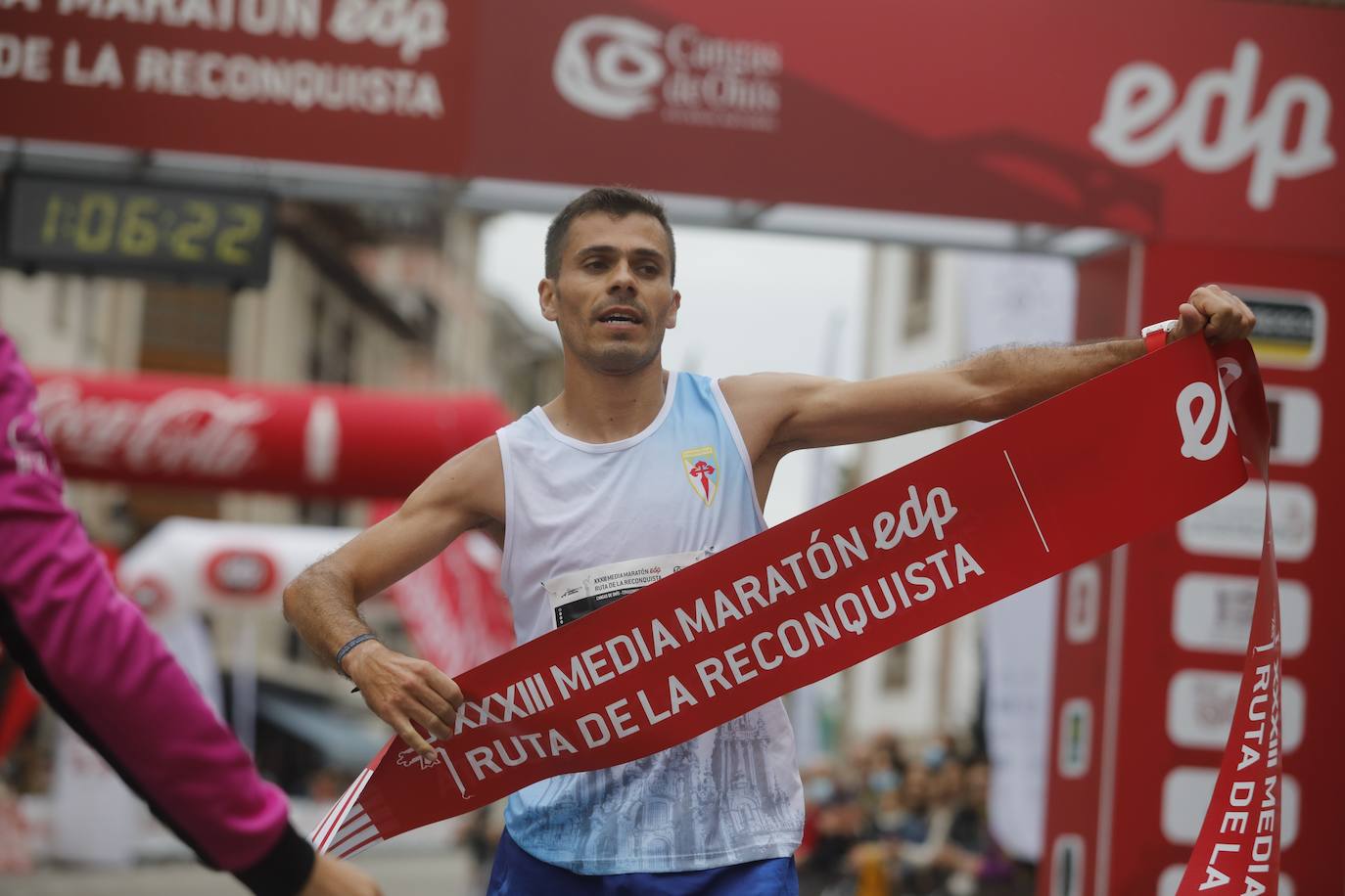 El emblemático trazado que une Cangas de Onís y Covadonga se llenó de 'runners' en su regreso al calendario tras la crisis sanitaria. 