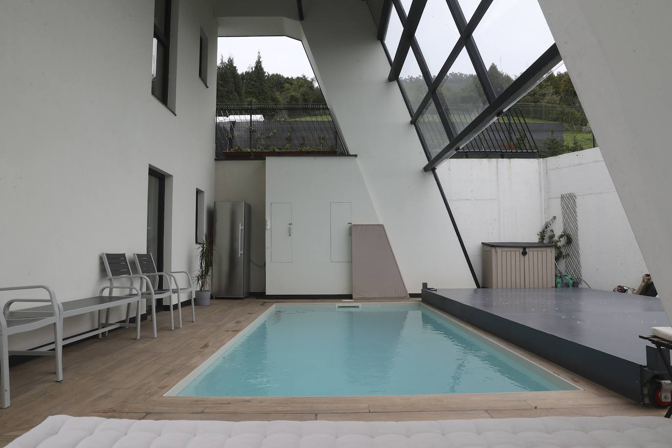 Sunthalpy ha celebrado su primer anivesario de desconexión. Una vivienda en Oviedo totalmente desconectada en el último año, tanto de la red eléctrica como de cualquier otra fuente de energía de origen fósil. 100% solar. Con cero costes. Un hito a nivel mundial