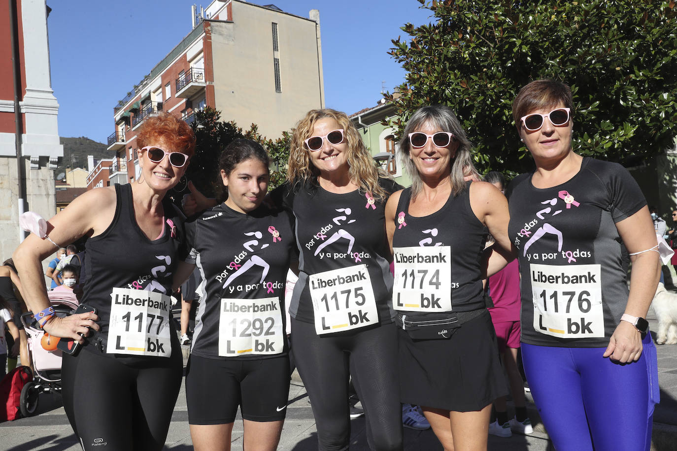 La villa acogió la décima marcha solidaria y carrera mixta contra el cáncer. Cientos de vecinos de todas las edades se convirtieron en ganadores aportando cinco euros destinados a la investigación para luchar contra esta enfermedad. 