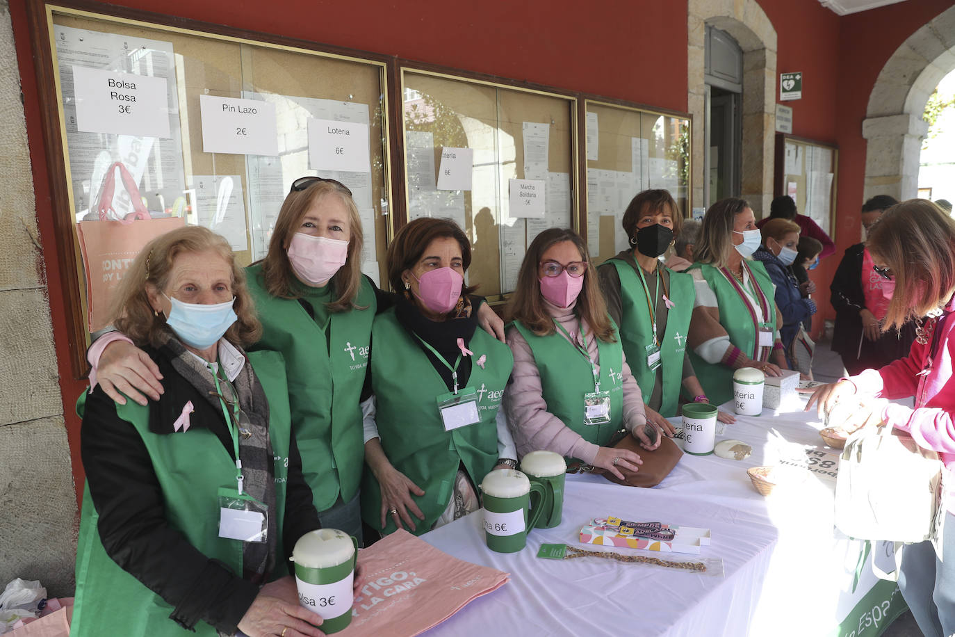 La villa acogió la décima marcha solidaria y carrera mixta contra el cáncer. Cientos de vecinos de todas las edades se convirtieron en ganadores aportando cinco euros destinados a la investigación para luchar contra esta enfermedad. 