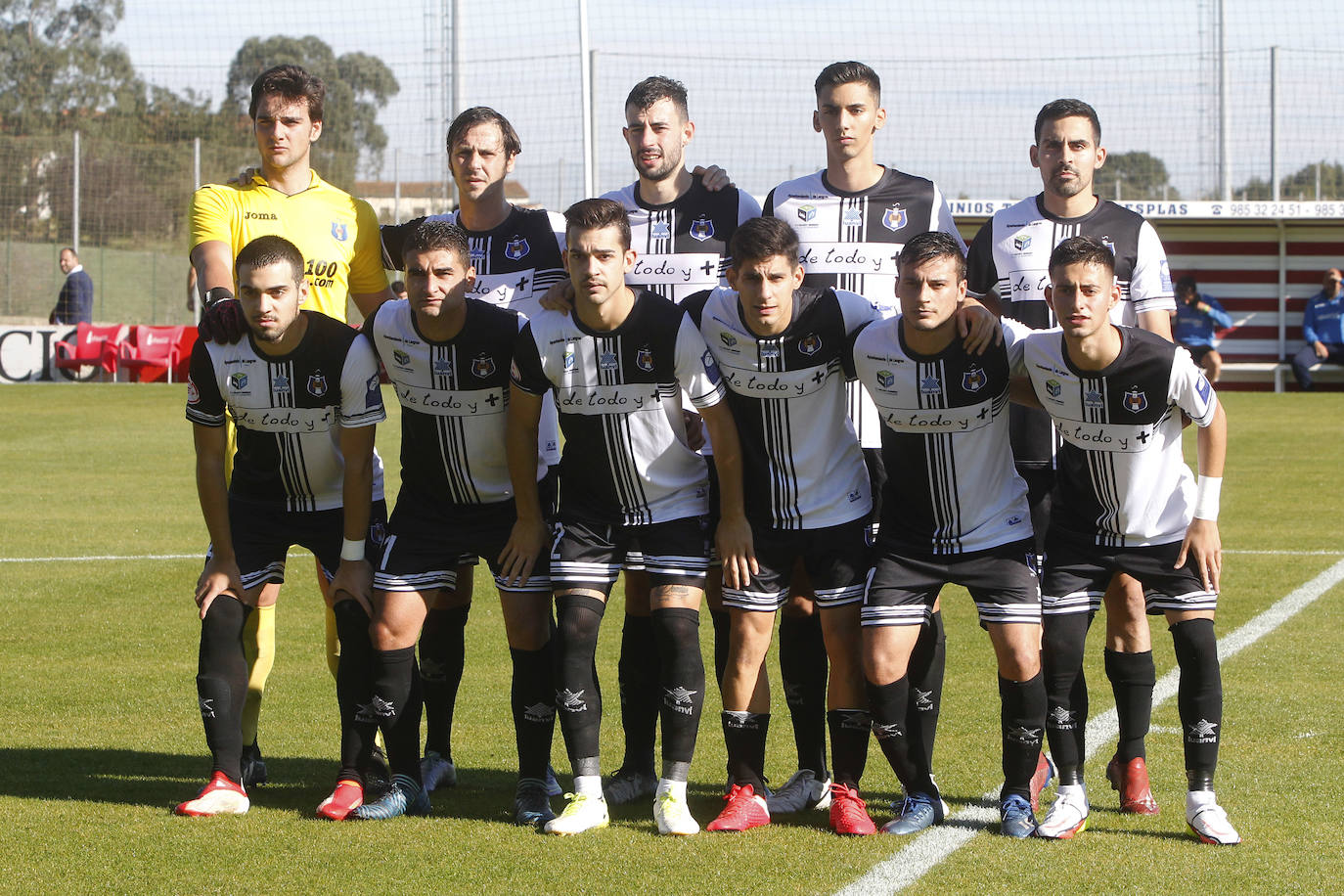 Fotos: Sporting B 5 - 0 Tuilla, en imágenes