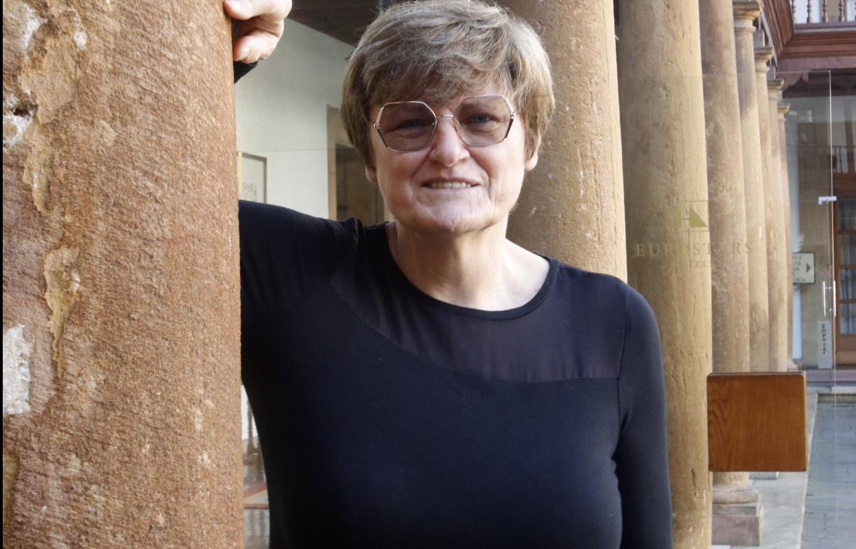 Katalin Karikó está recibiendo el calor de los ovetenses. 