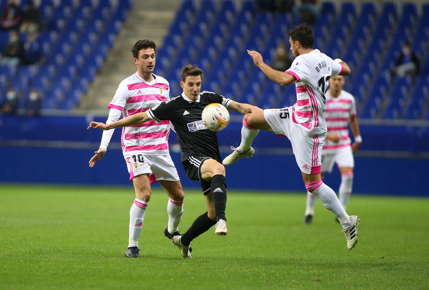 Fotos: Las mejores imágenes del Real Oviedo - Burgos