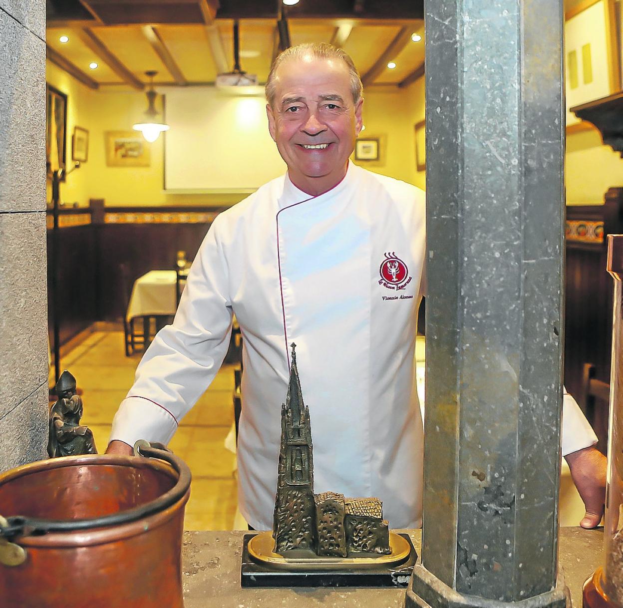 Vicente Alonso, en el comedor del restaurante La Nueva Zamorana. 