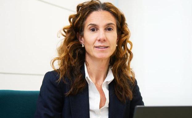 Liliana Valdés, directora de autónomos y profesionales de Caja Rural de Asturias. / E. C.