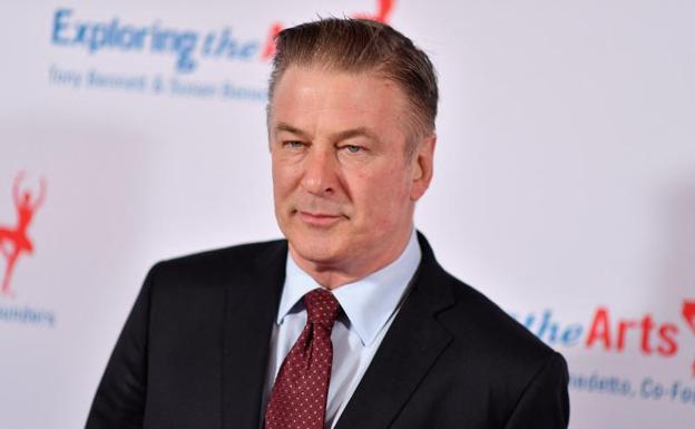 Alec Baldwin mata accidentalmente en el rodaje de la película 'Rust' a la directora de fotografía y hiere al director