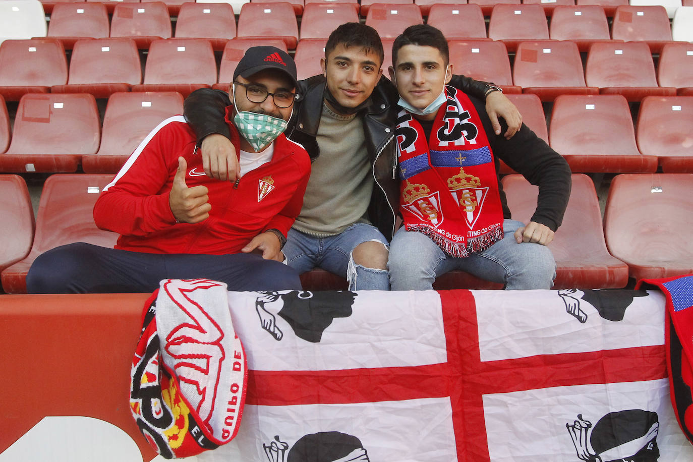 Fotos: ¿Estuviste en el Sporting - Valladolid? ¡Búscate!