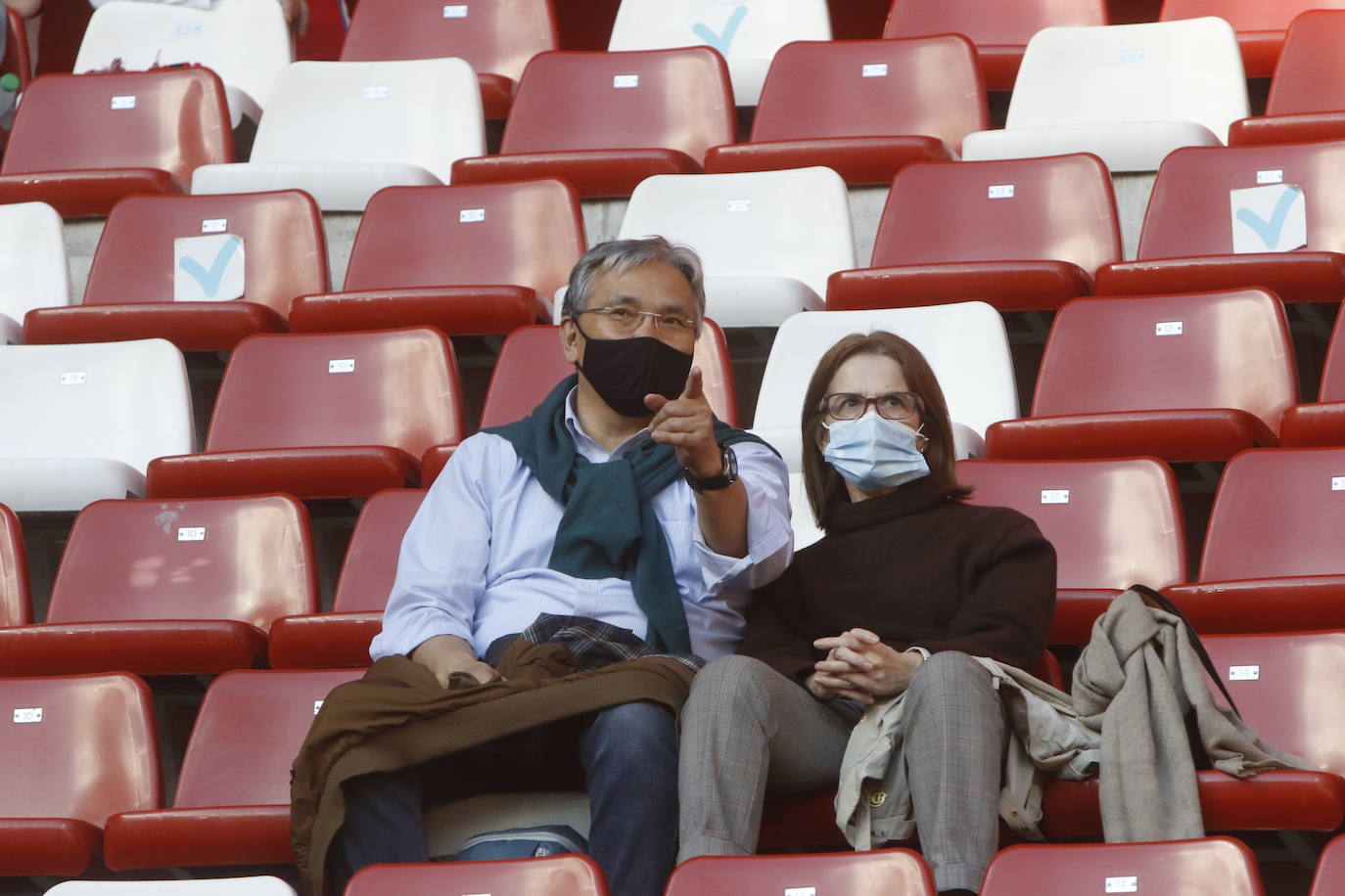 Fotos: ¿Estuviste en el Sporting - Valladolid? ¡Búscate!