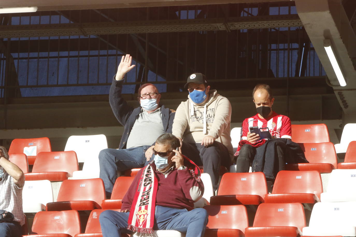 Fotos: ¿Estuviste en el Sporting - Valladolid? ¡Búscate!