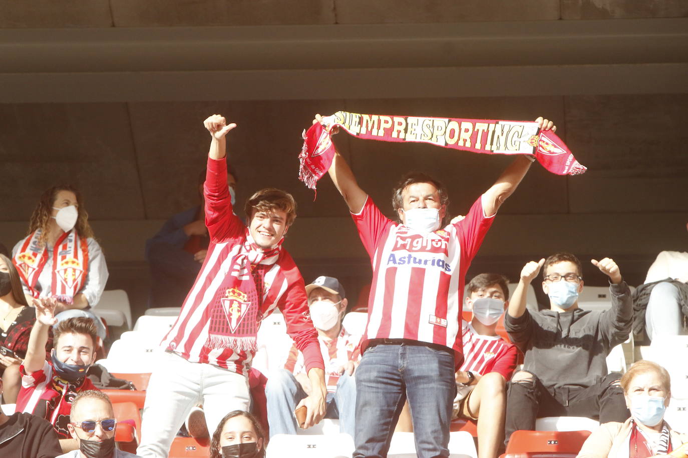 Fotos: ¿Estuviste en el Sporting - Valladolid? ¡Búscate!