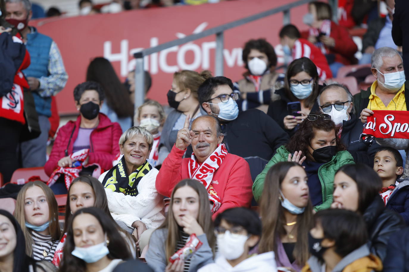 Fotos: ¿Estuviste en el Sporting - Valladolid? ¡Búscate!