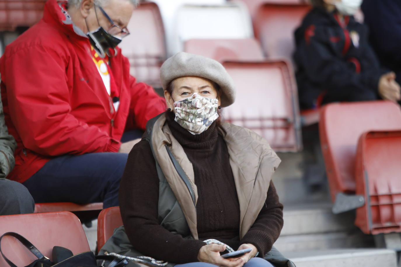 Fotos: ¿Estuviste en el Sporting - Valladolid? ¡Búscate!