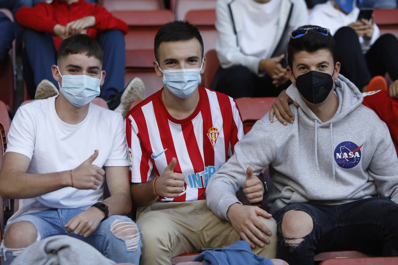 Fotos: ¿Estuviste en el Sporting - Valladolid? ¡Búscate!