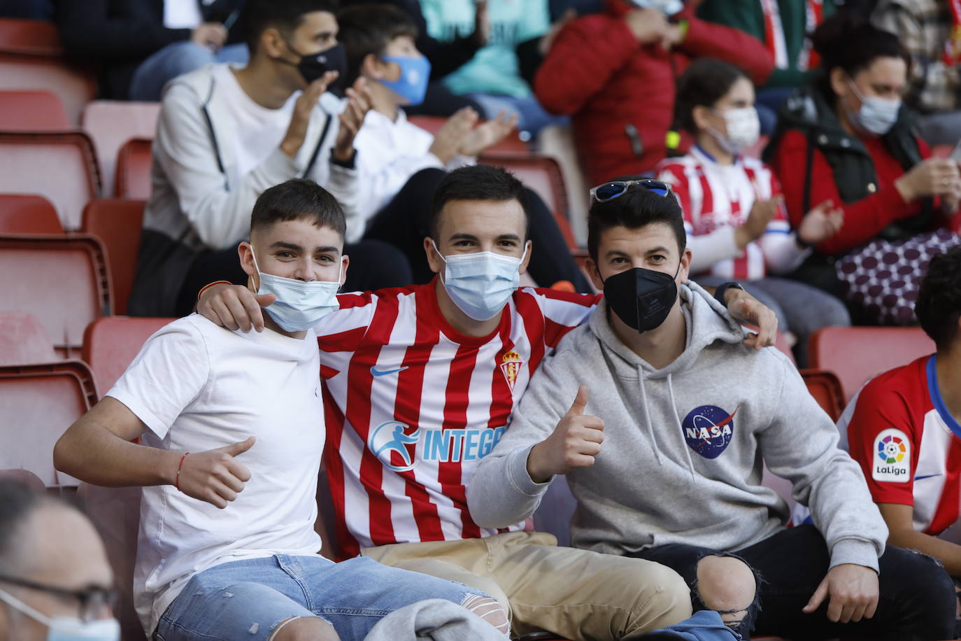 Fotos: ¿Estuviste en el Sporting - Valladolid? ¡Búscate!