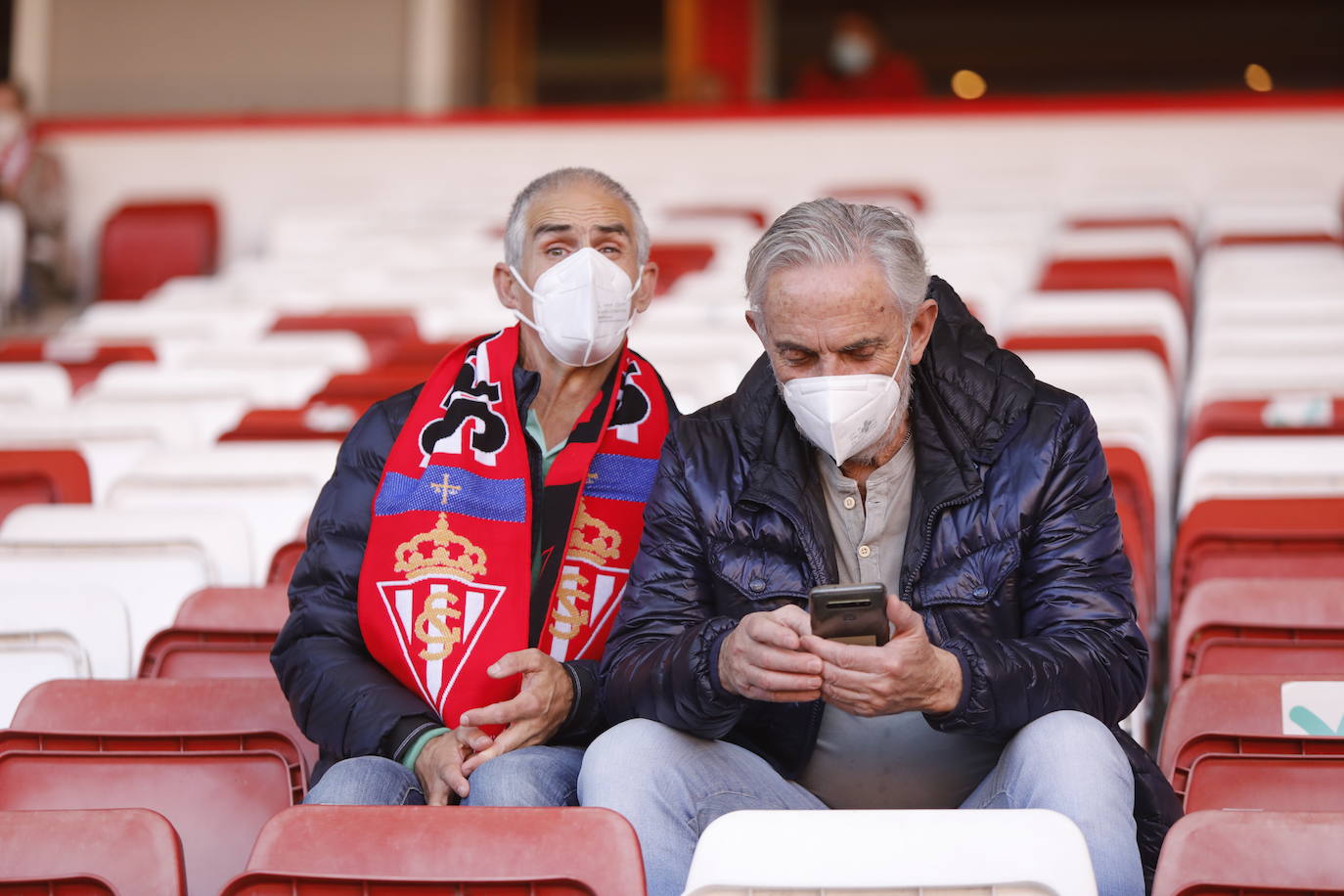 Fotos: ¿Estuviste en el Sporting - Valladolid? ¡Búscate!