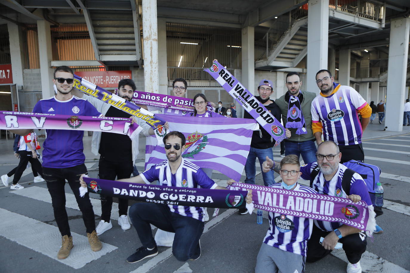 Fotos: ¿Estuviste en el Sporting - Valladolid? ¡Búscate!