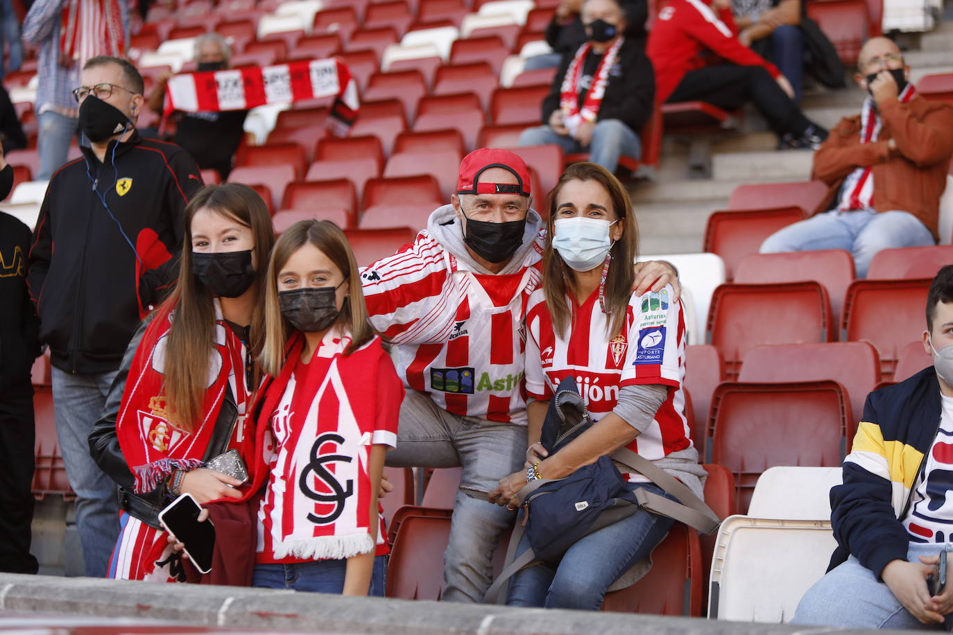 Fotos: ¿Estuviste en el Sporting - Valladolid? ¡Búscate!