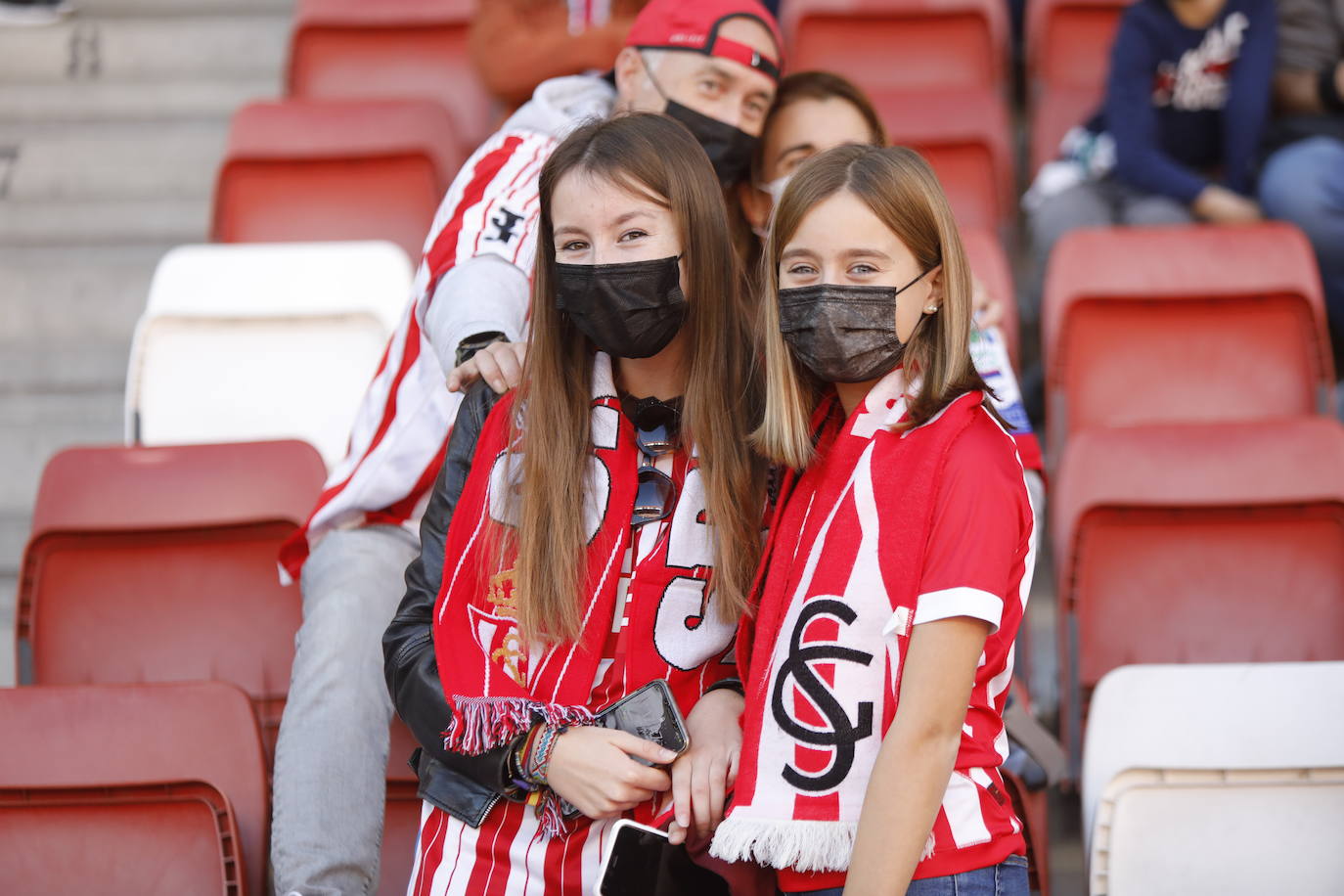 Fotos: ¿Estuviste en el Sporting - Valladolid? ¡Búscate!