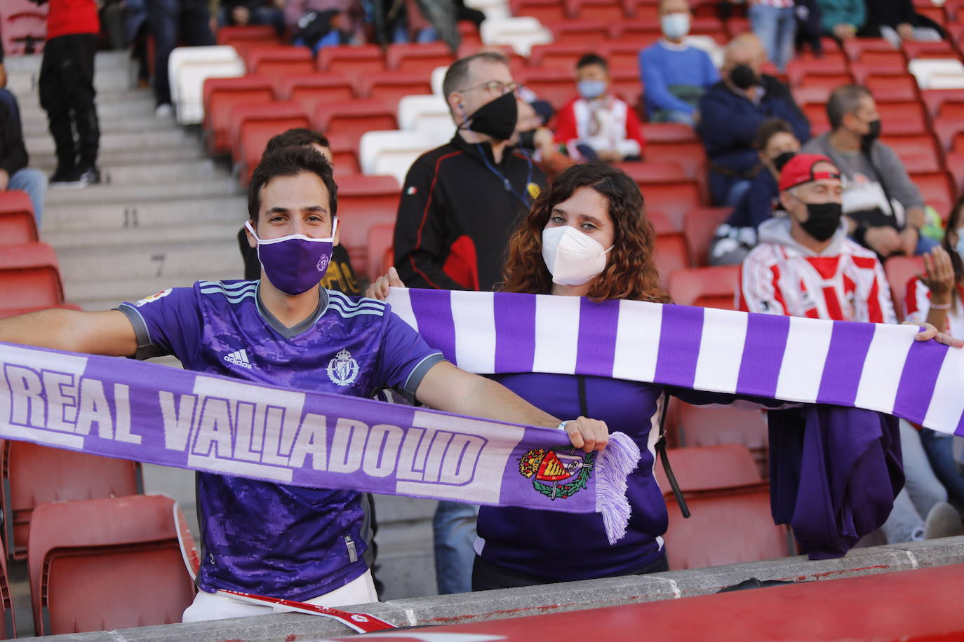 Fotos: ¿Estuviste en el Sporting - Valladolid? ¡Búscate!