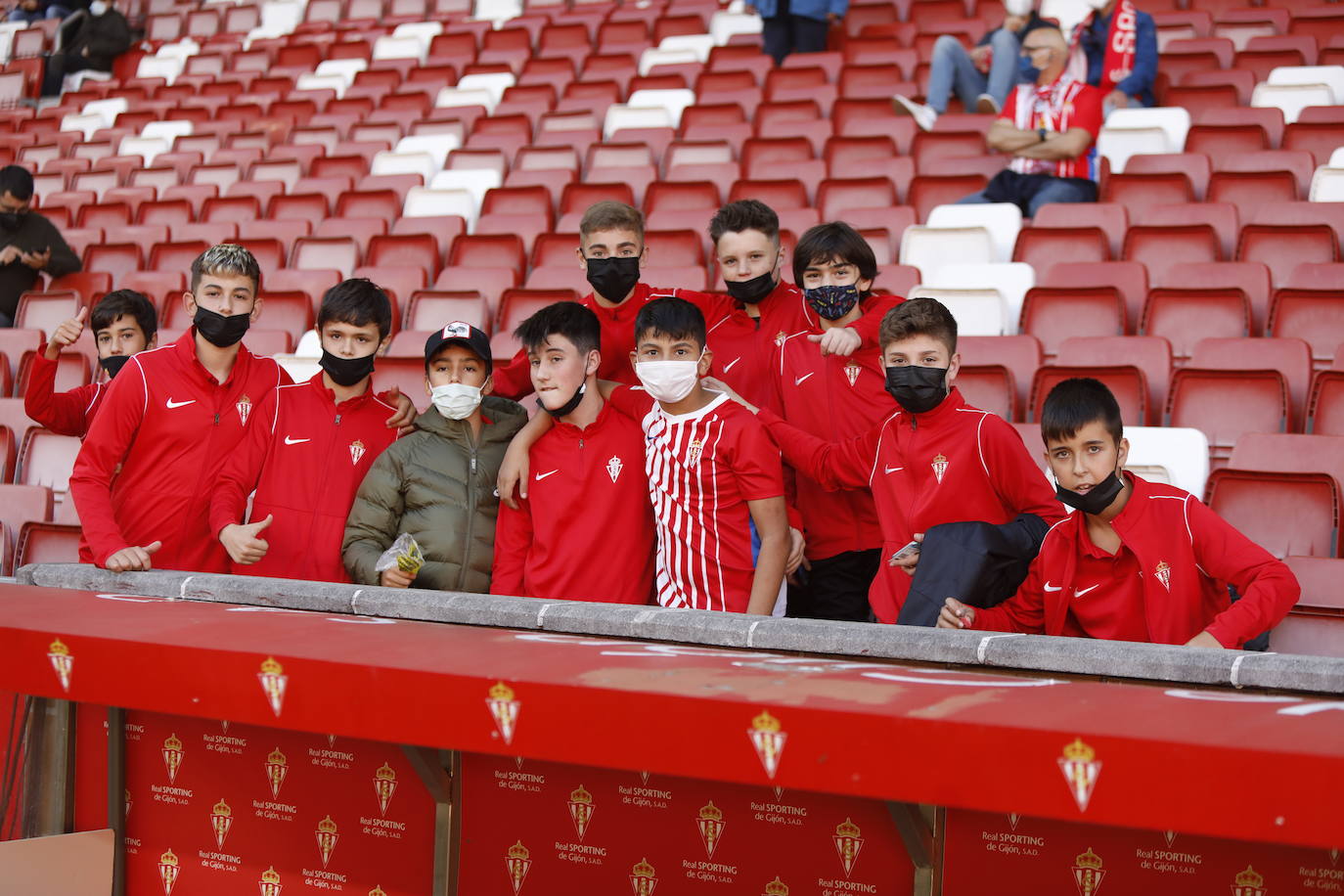 Fotos: ¿Estuviste en el Sporting - Valladolid? ¡Búscate!