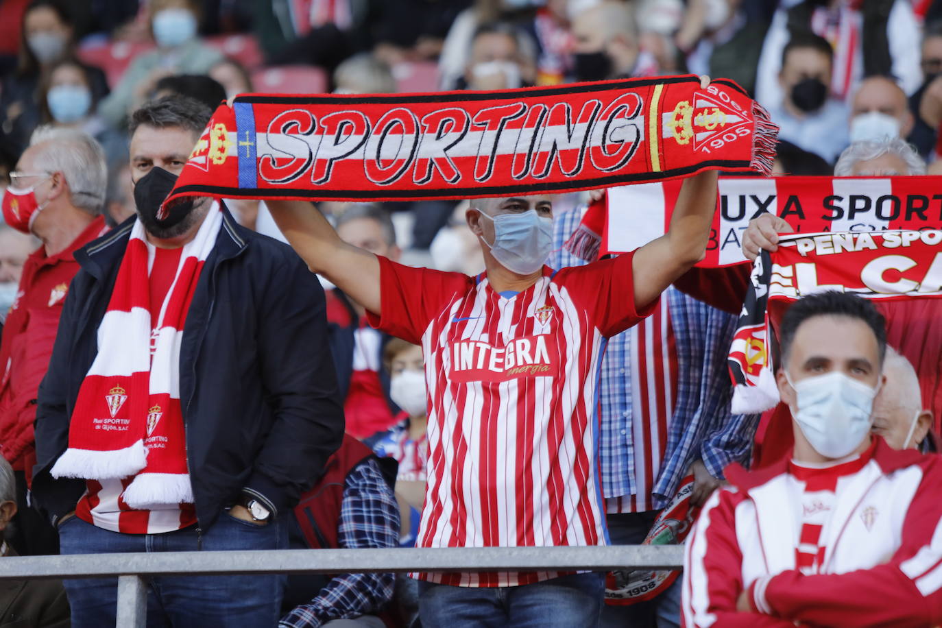 Fotos: ¿Estuviste en el Sporting - Valladolid? ¡Búscate!