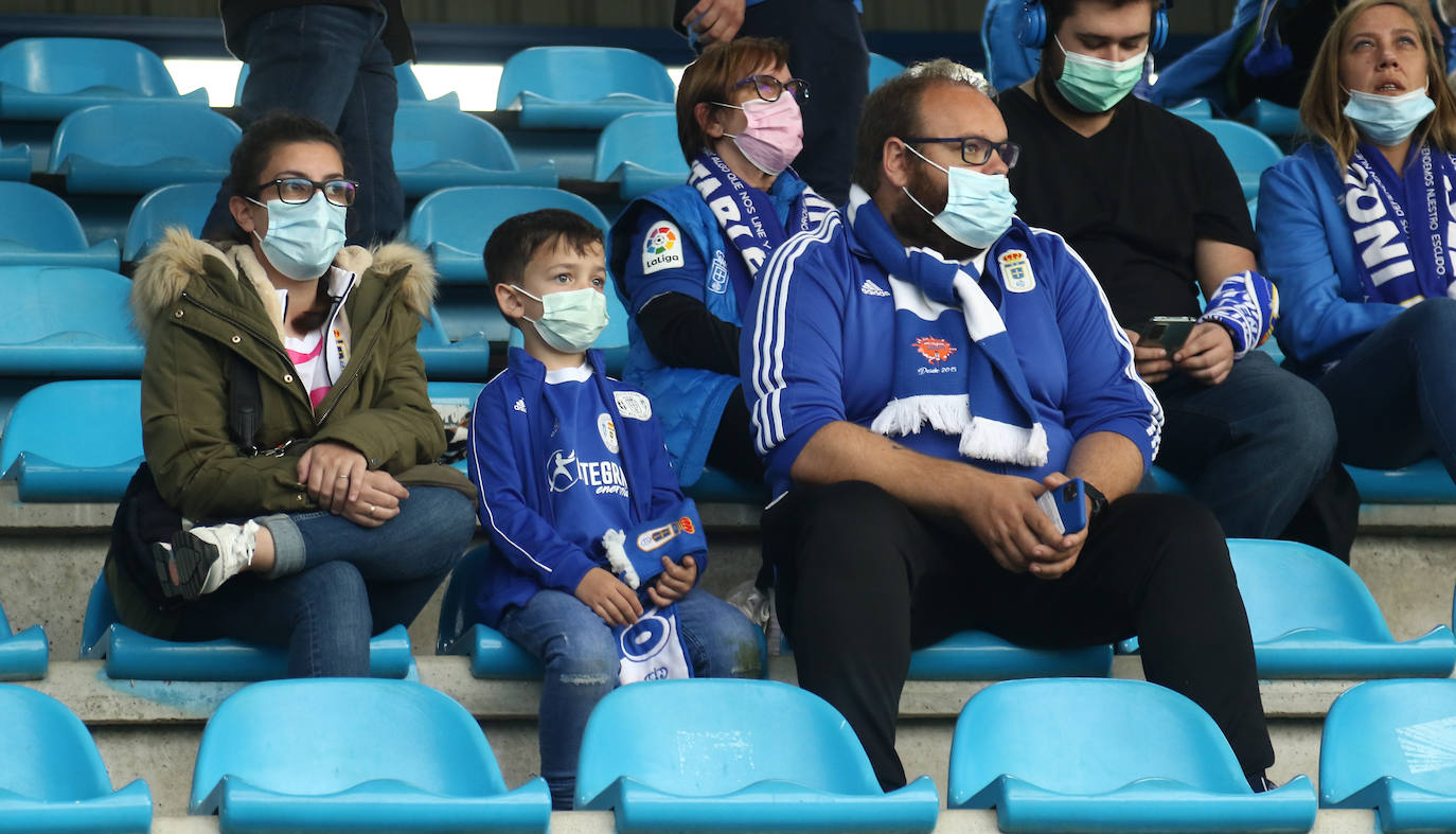 Fotos: Así ha vivido la afición del Real Oviedo el partido en Ponferrada