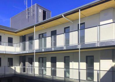 Imagen secundaria 1 - La 'Casa Xatera' en Pillarno; un patio central articula el edificio de Muros de Nalón; y la antigua carpintería del astillero re habilitada por el Espacio Portus.