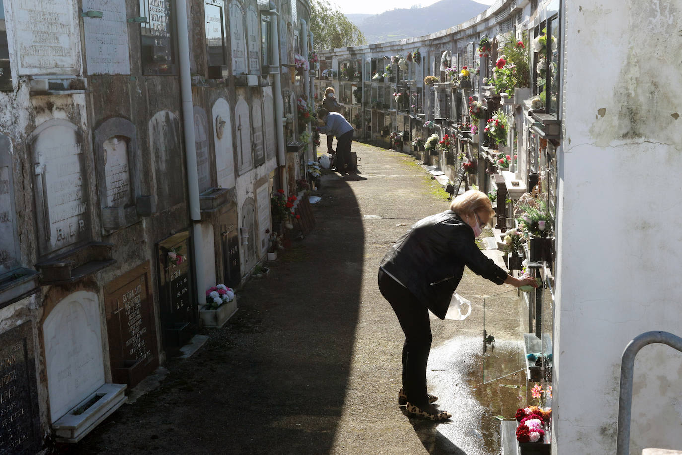 El recuerdo a los seres queridos fallecidos hoy está muy presente