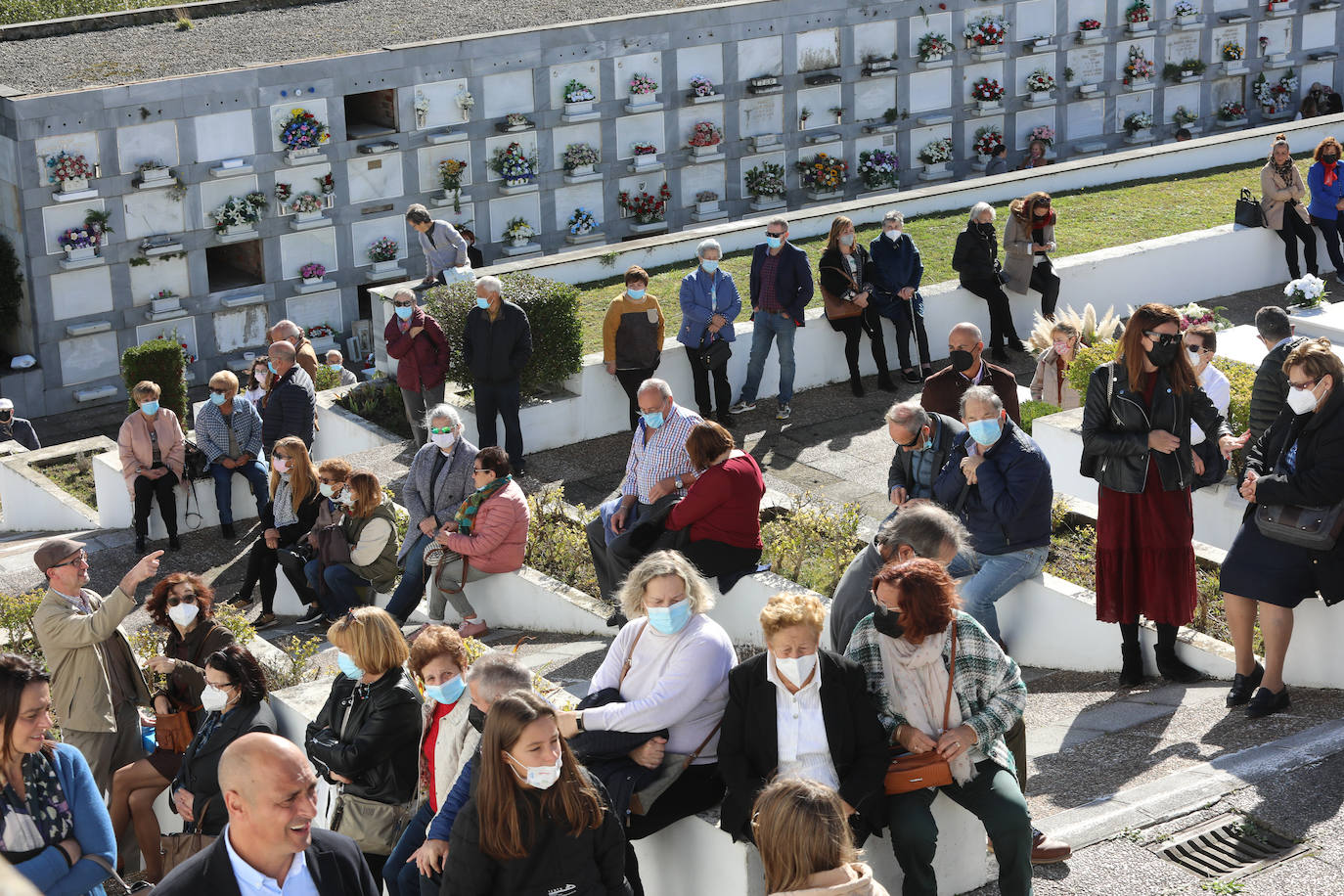 El recuerdo a los seres queridos fallecidos hoy está muy presente