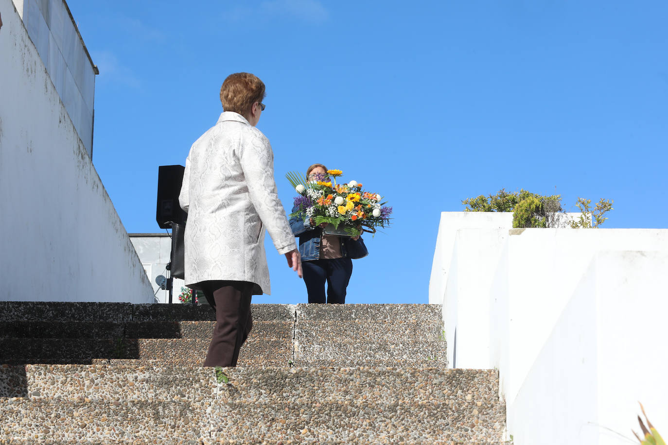 El recuerdo a los seres queridos fallecidos hoy está muy presente