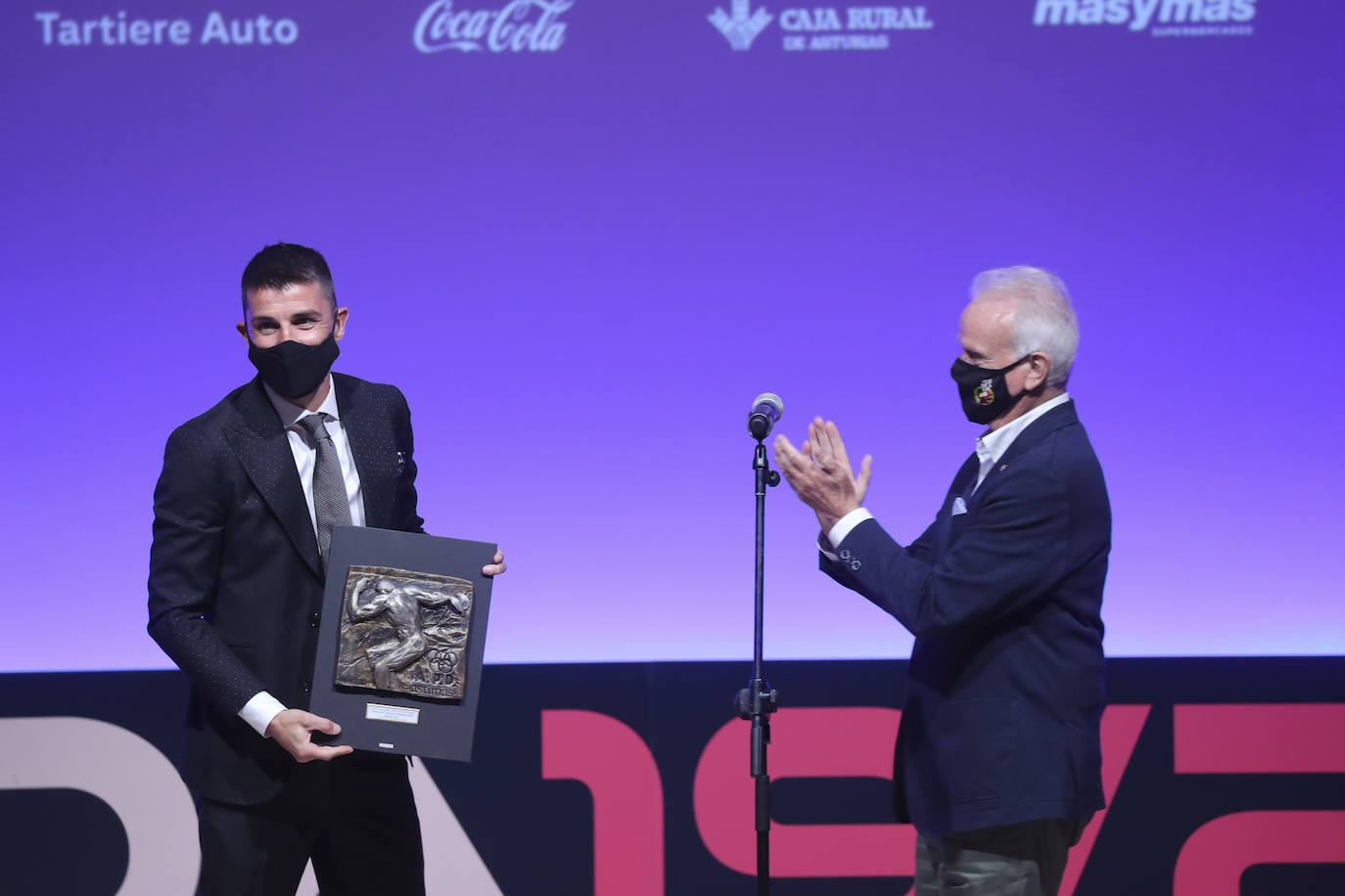 La 36ª Gala del Deporte Asturiano, que se ha celebrado este lunes en el Auditorio José Barrera de Pravia, ha galardonado a los mejores deportistas de la región 