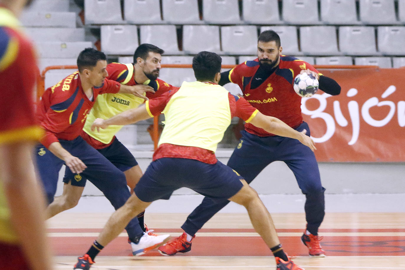 La Selección Española de Balonmano entrena en el Principado, donde disputarán dos amistosos 