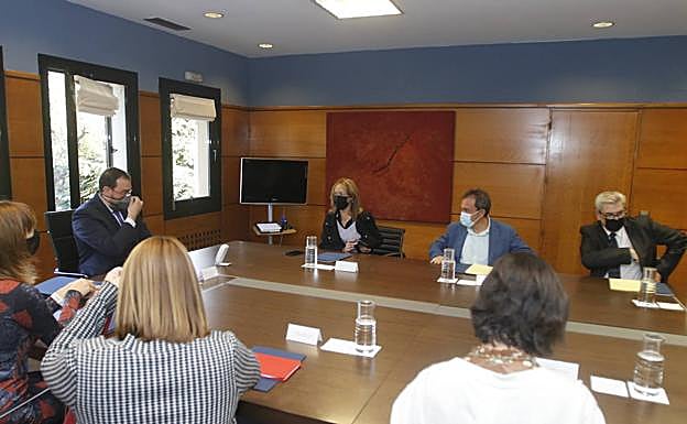 IU: «Hay una coincidencia inicial en los grandes ejes»