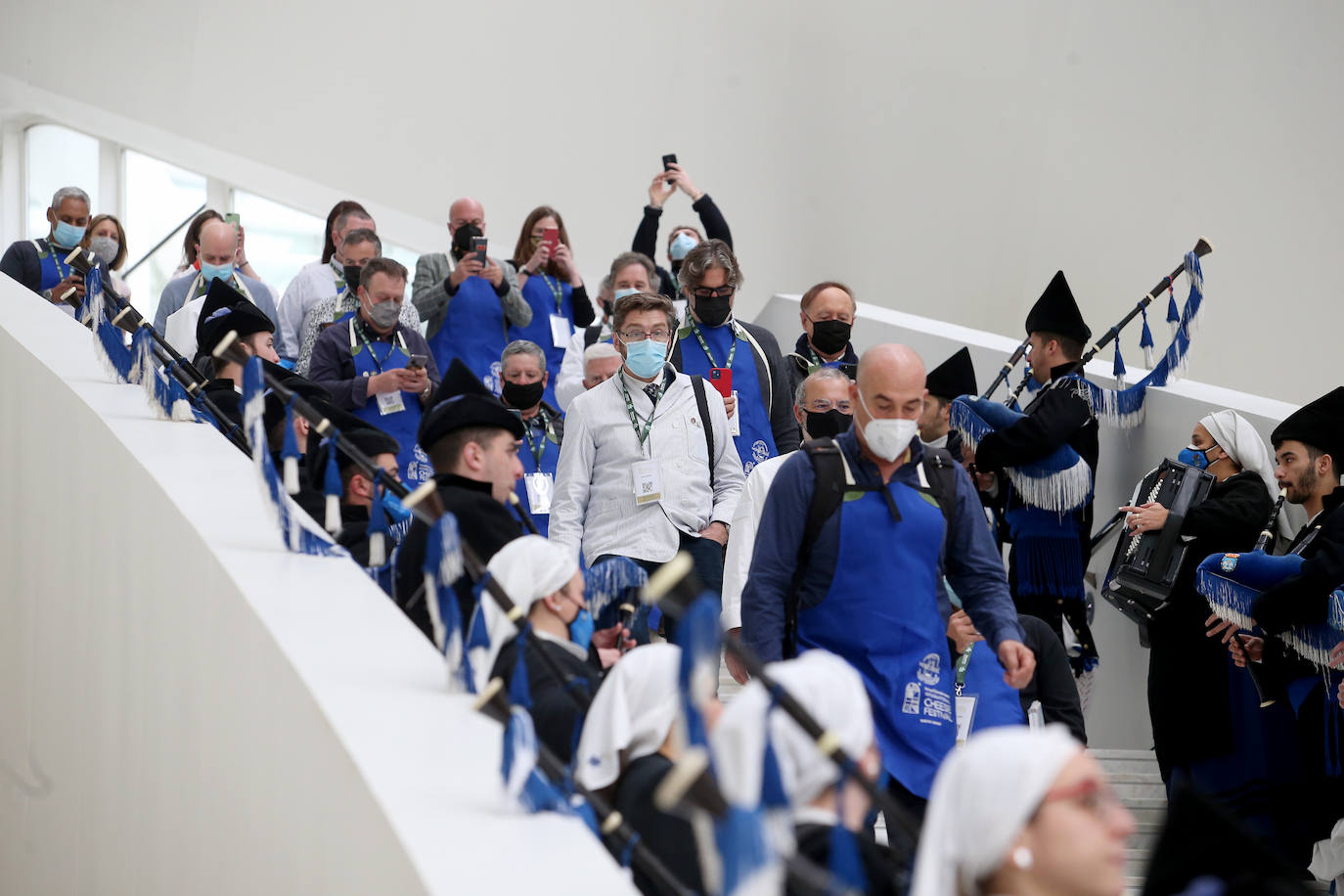 Oviedo y Asturias serán, hasta el próximo sábado, el epicentro global de la cultura quesera gracias a la celebración del Festival Internacional del Queso y de la trigésimo tercera edición de los World Cheese Awards que deciden el mejor queso del mundo en el Palacio de Exposiciones y Congresos del Calatrava. 