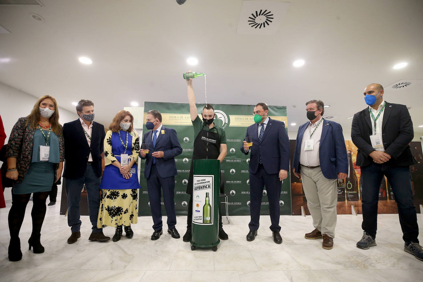 Oviedo y Asturias serán, hasta el próximo sábado, el epicentro global de la cultura quesera gracias a la celebración del Festival Internacional del Queso y de la trigésimo tercera edición de los World Cheese Awards que deciden el mejor queso del mundo en el Palacio de Exposiciones y Congresos del Calatrava. 